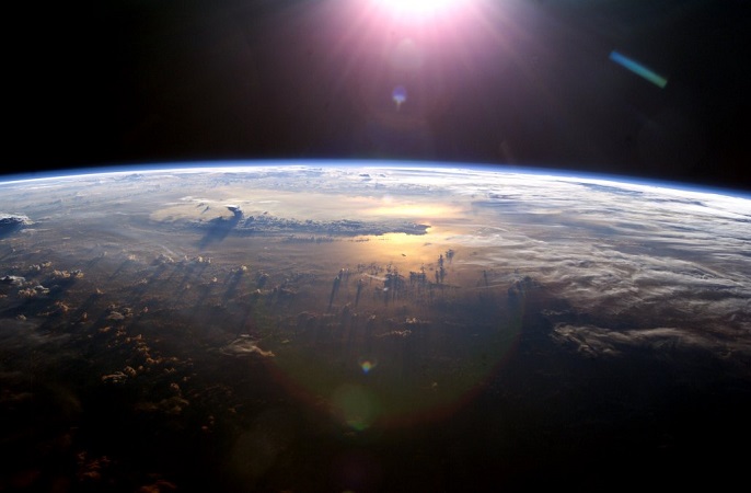 Imagem da matéria 'Crença na teoria da Terra plana reforça a ocorrência de sintomas sociais, como o narcisismo patológico e negacionismo'