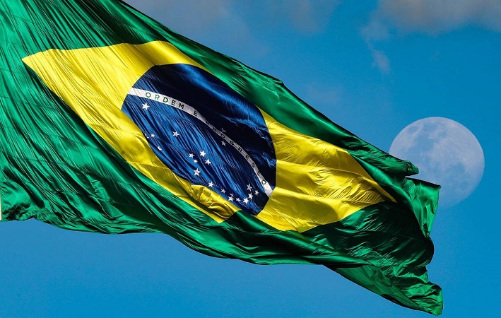 Imagem da matéria 'A prostituição da bandeira nacional'