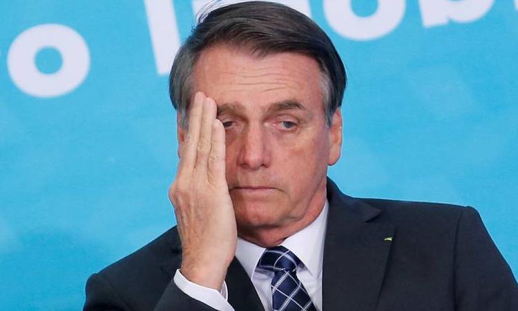 Imagem da matéria 'Presidente Bolsonaro, por que a sua esposa, Michelle, recebeu R$ 89.000,00 de Fabrício Queiroz?'