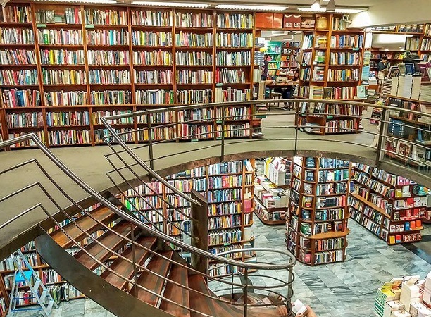 Imagem da matéria 'Com participação de 41,6% na venda de livros, a inexistência de livrarias físicas pode afetar setor livreiro nacional'